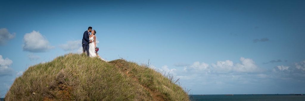 Séance photo de couple à longues sur mer en Normandie