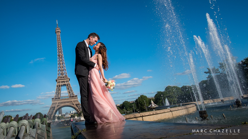 Trocadéro vue sur la tour Eiffel et les jets d'eau